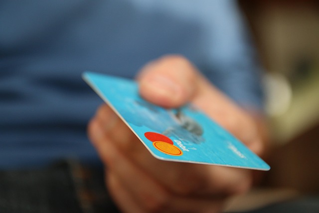 How to Use a Secured Credit Card to Build Credit